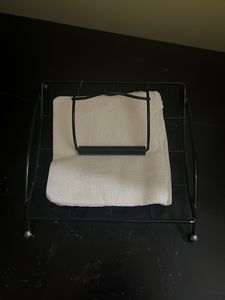 Metal napkins holder