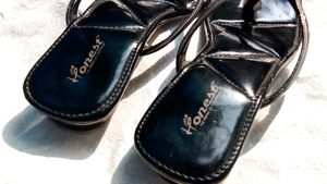 Black Thong Heel Sandals