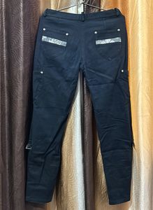 Women High-rise Cotton Cargo Pant With Capri(2in1)