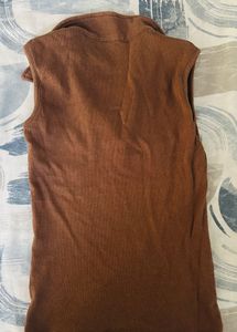 Brown Collared Sleeveless Top