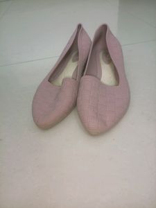 Beautiful Waterproof Shoes For Women 👠(Size -7)