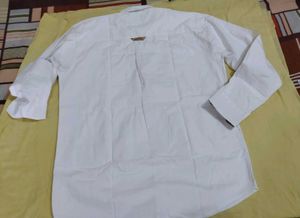 Men's White Classic Fit Button-Down Shirt