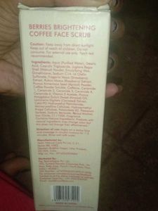 Caffeine Berries Brightening Coffee Face Scrub