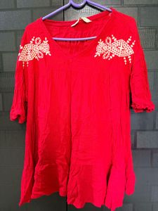 Red Embroidered V-Neck Kurta