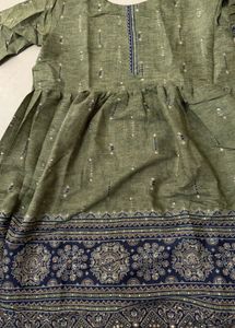 short kurti Green Kurta with Ethnic Print