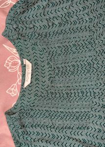 💚💚new green Chevron Pattern Top