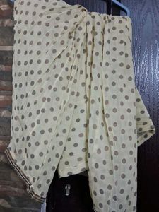 Embellished Sleeveless Kurta