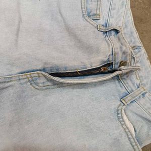 Light Wash Ripped Jeans