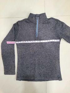 Stylish Pullover Sweater - Great Condition!