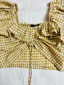 Gingham Crop Top with Puff Sleeves