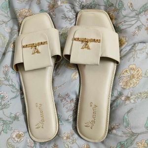 Stylish Cream Flat Sandals