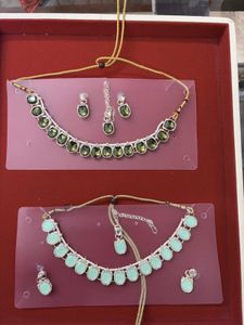 Selling combo ethnic necklace+mangtika+earrings