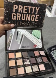 Huda Beauty Eyeshadow Palette