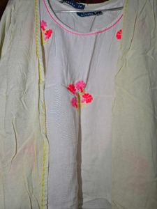 White Sleeveless Top With Free Size Shrug