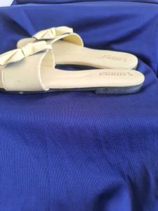 Elegant Butter Yellow Bow Flats