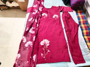 Elegant Floral Print Kurta Set