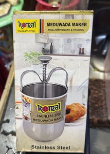 Komal Medu Wada Maker