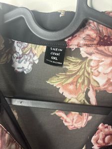 Chic Black Floral Print Button-Up