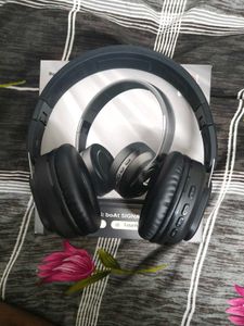 boAt Rockerz 370 pro Limited edition Headphones