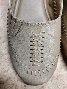 Stylish Beige Ballet Flats