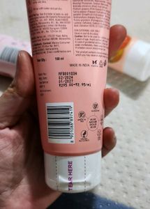( Sealed) Grapefruit Squeeze Face Wash