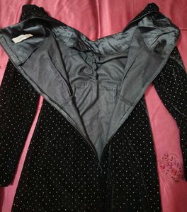 Elegant Black Velvet sweet heart neckline dress