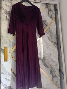 Elegant Pleated V-Neck Dress