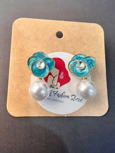 Elegant Flower Pearl Dangle Earrings