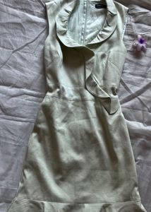 Elegant Ruffled Sleeveless Dress
