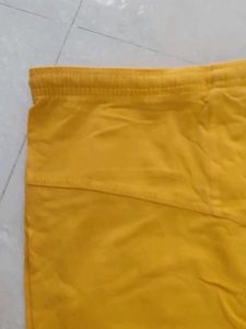 Yellow Comfortable leggings