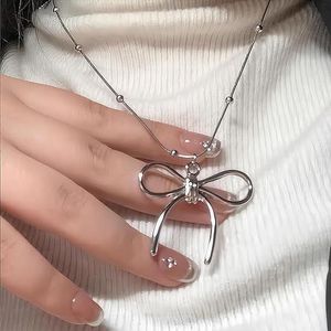 Chic Silver Bow Pendant Necklace