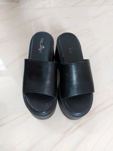 Chic Black Platform Wedge Sandals