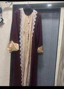 Elegant Maroon &amp; Gold Abaya