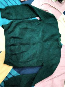 green soft top woolen