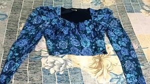 Stylish Blue Floral Puff Sleeve Top