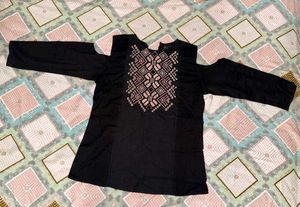 Black Cold shoulder top