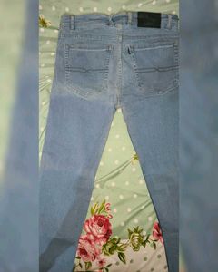 Light Wash Relaxed Fit Jeans
