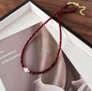 1 Elegant Red Beaded Pearl Necklace