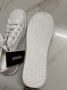 Women’s lace up shoes