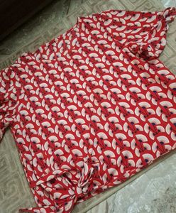 Chic Red Fan Print Knot-Front Top