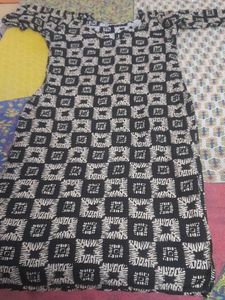 Stylish Black & White Printed Kurta