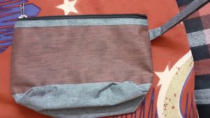 🆕️🆕️ Pouch 2 Zips