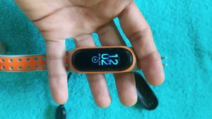 Offer ✨✨ Xiaomi Mi Band 4