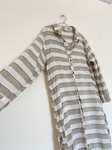 Women Striped Viscose Rayon Straight Kurta (White)