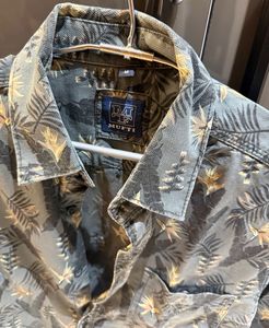 Men's Tropical Print Button-Up Shirt