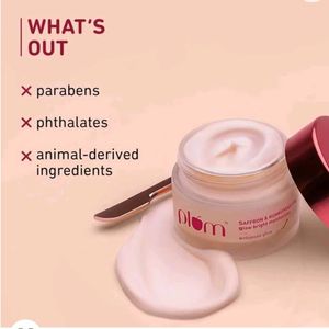 Plum Saffron &amp; Kumkumadi Oil Daily Glow Bright Moi