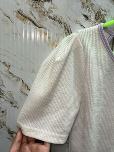 Chic Textured Knit Top with Bow Detail