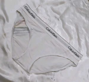 Calvin Klein sez L/g/ panty