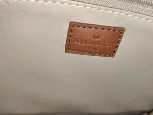 Louis Vuitton Handbag - First Copy