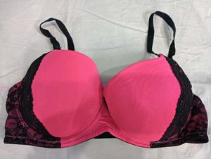 thrift Pink 🤎& Black Lace Bra